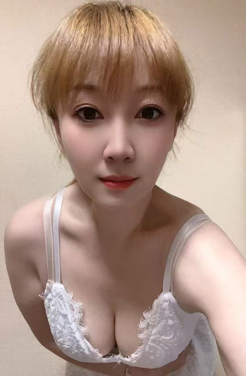 ゆうなちゃん（22才）